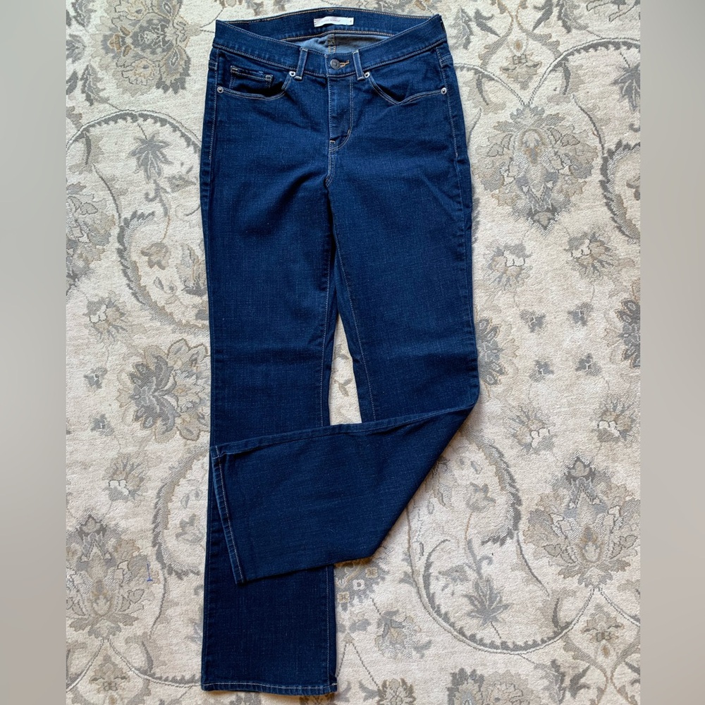 Levi’s classic bootcut like new condition size 4